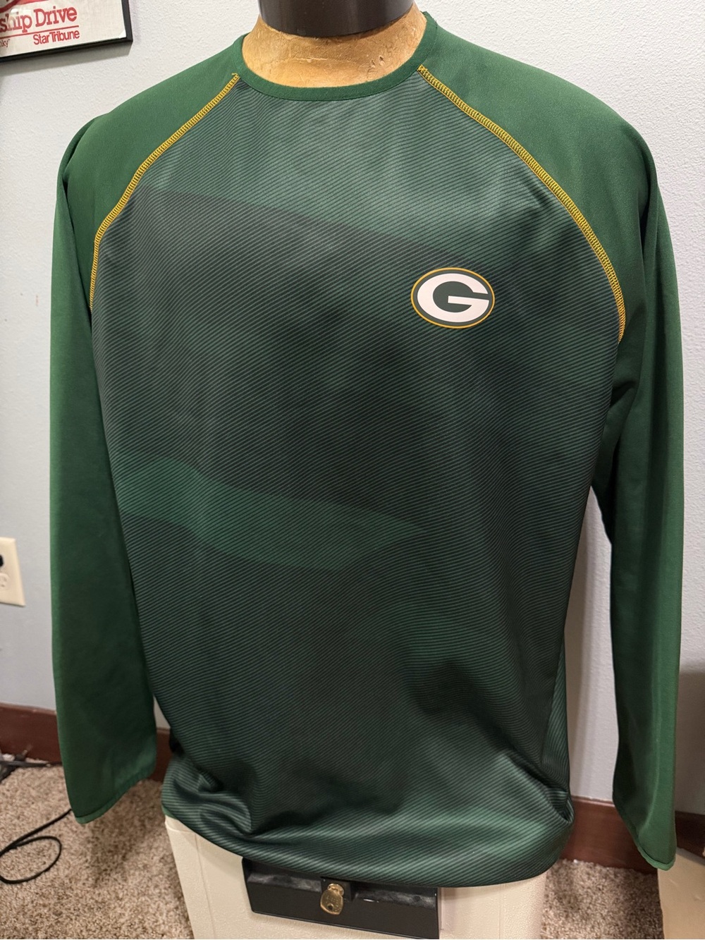 Green Bay Packers Majestic ThermaBase Long-Sleeve Pullover